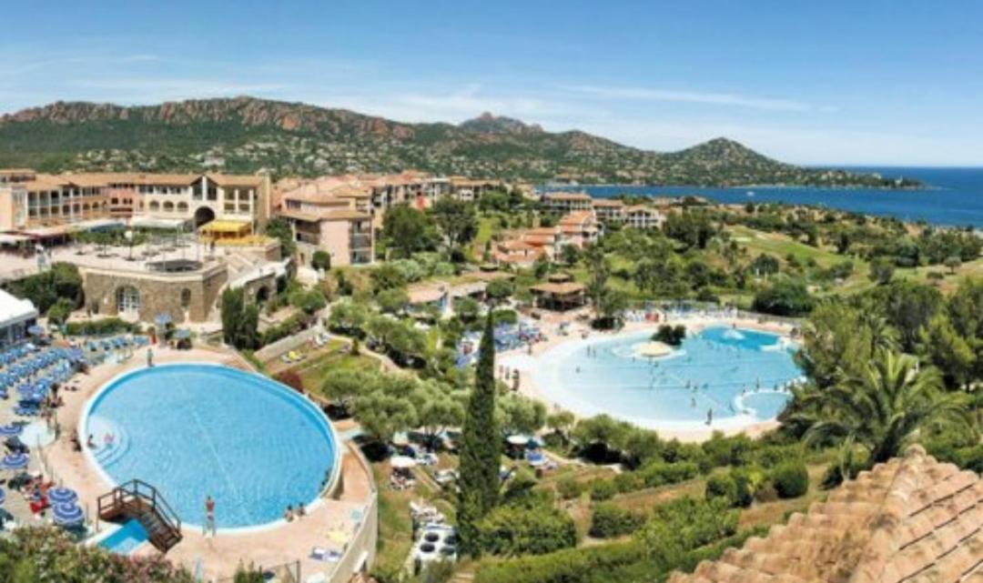 Superbe Appartement Avec Vue Mer Et Piscine Saint-Raphaël المظهر الخارجي الصورة